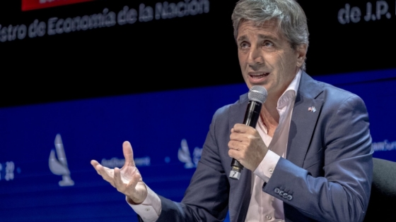 Caputo redefine la estrategia financiera y busca llevar el riesgo país a la zona de los 400 puntos en 2026