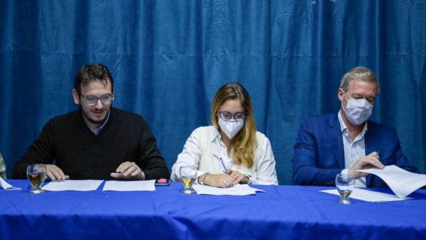 Provincia pone en marcha créditos blandos para egresadas y egresados de los CFL
