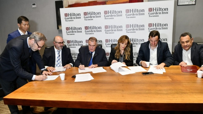 Se firmaron convenios por obras en la Cumbre de Innovación y Transiciones Energéticas