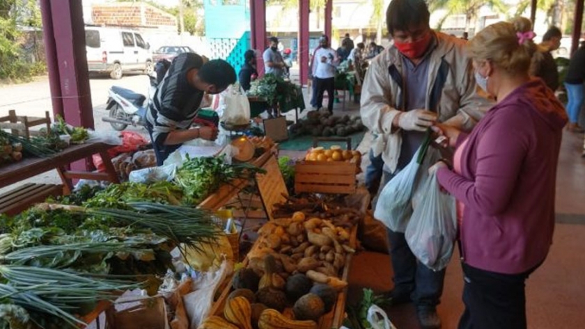 Productores destacan la feria como oportunidad de comercialización