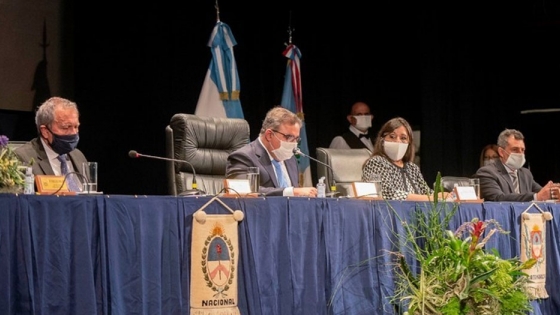 El gobernador ratificó que la pandemia no detendrá la obra pública