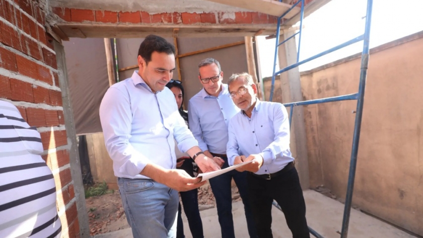 El gobernador Valdés recorrió obras en Paso de los Libres
