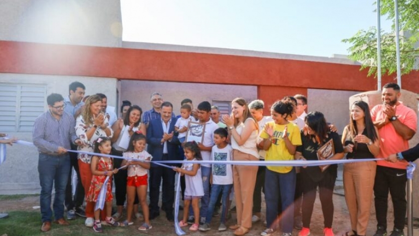 El gobernador Ricardo Quintela sigue trabajando para que más familias riojanas tengan su hogar
