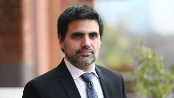 Brecha entre crecimiento económico y empleo formal alerta al mercado laboral argentino