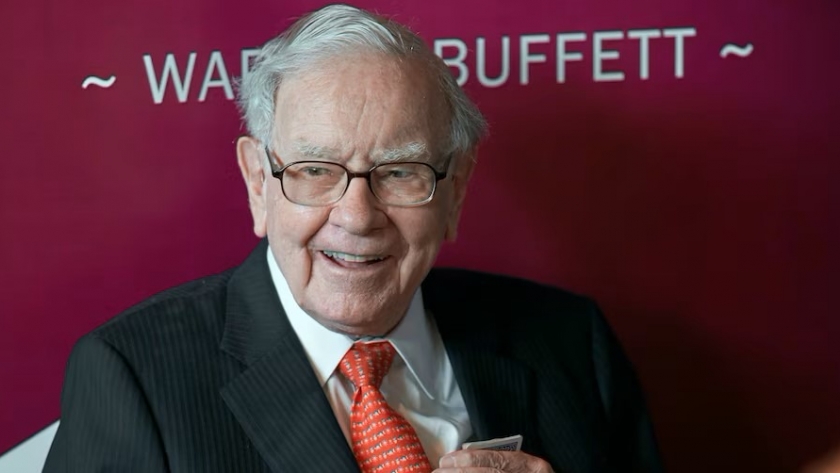 Warren Buffett se despide del mando de Berkshire Hathaway y sacude a los mercados globales