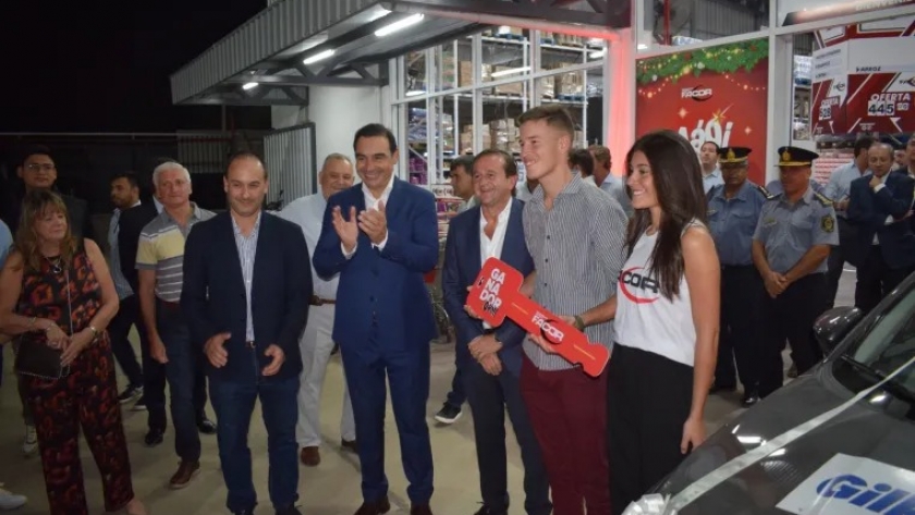 Inauguración de mayorista FACOR