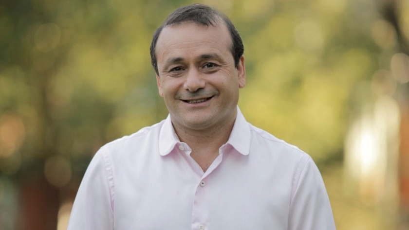 Gobernador electo de Misiones entregó ganado a familias productoras