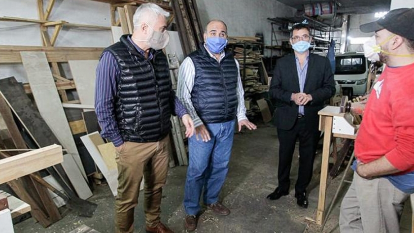 El Poder Ejecutivo analiza reanudar la apertura de comercios