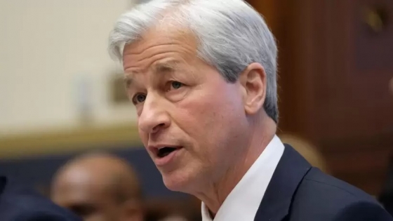 Jamie Dimon alerta sobre una nueva era de competencia tecnológica en la banca global