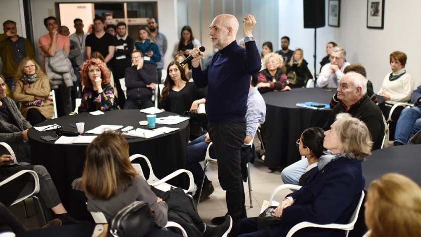 Rodríguez Larreta, con vecinos de Núñez: “Estamos sacando a la calle a todos los policías que tenemos”