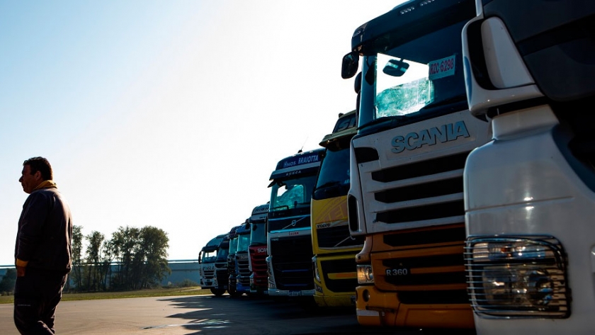 Restricciones cambiarias impactan en transporte de cargas