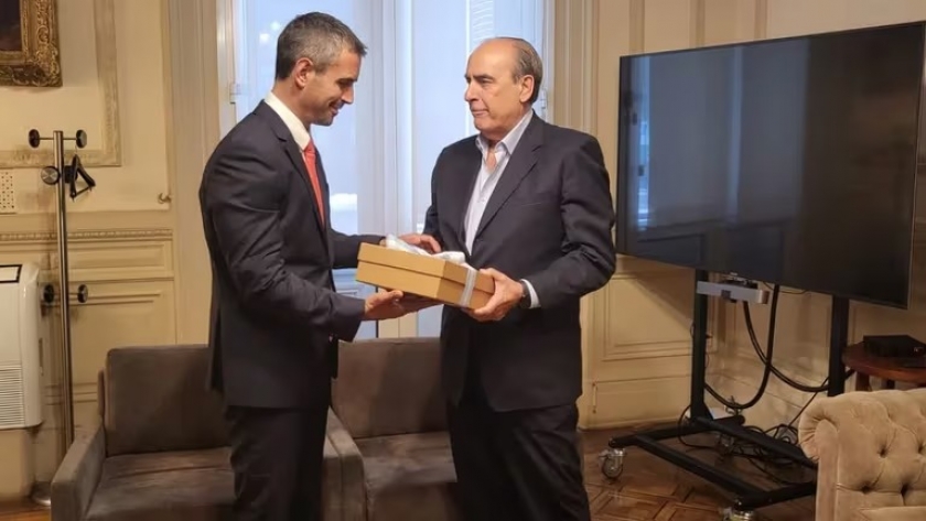 El Gobierno envió al Congreso la Ley Ómnibus para reformar el Estado: incluye privatizaciones, cambios en el sistema electoral y Ganancias