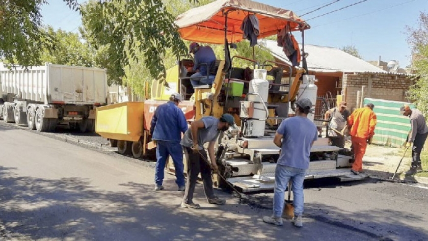 En Allen está en marcha el pavimento de barrio San Juan