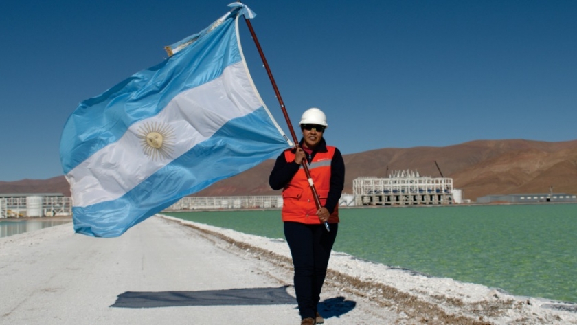 La Secretaría de Minería presenta un sitio web con información para inversores de la PDAC 2024