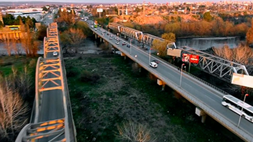 Establecen restricciones a la circulación en los puentes carreteros