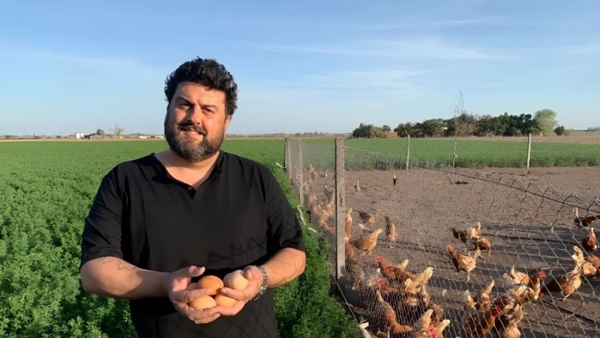 El productor santafesino que impulsó el protocolo para gallinas libres de jaula y revoluciona la avicultura argentina