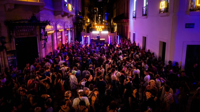 En La Noche de los Museos inauguramos la Expo Abriendo las Puertas al Arte