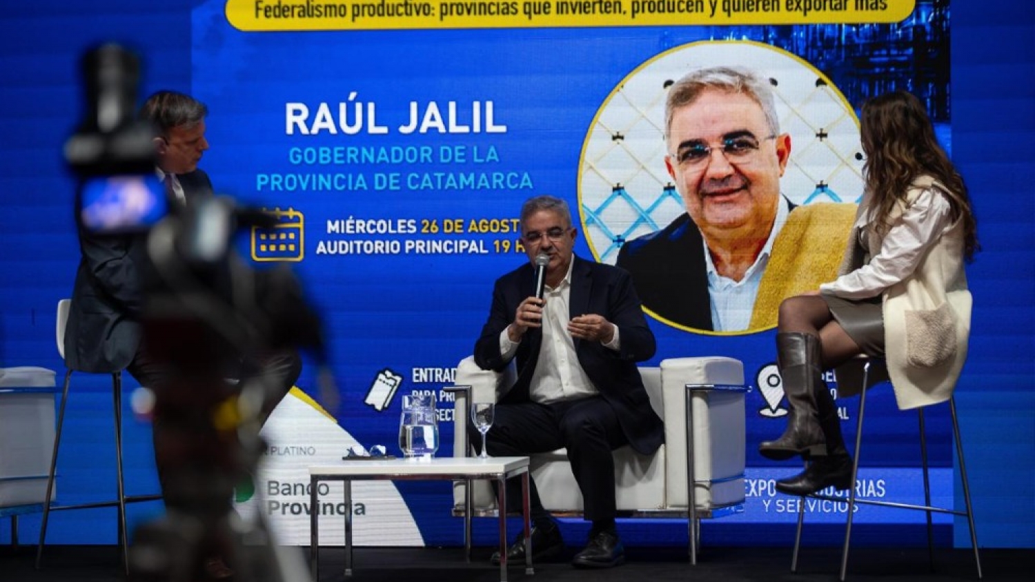 Jalil impulsa crédito y beneficios fiscales para empresas
