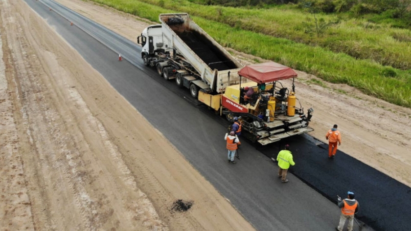 Chaco: avances en la pavimentación de la RP7