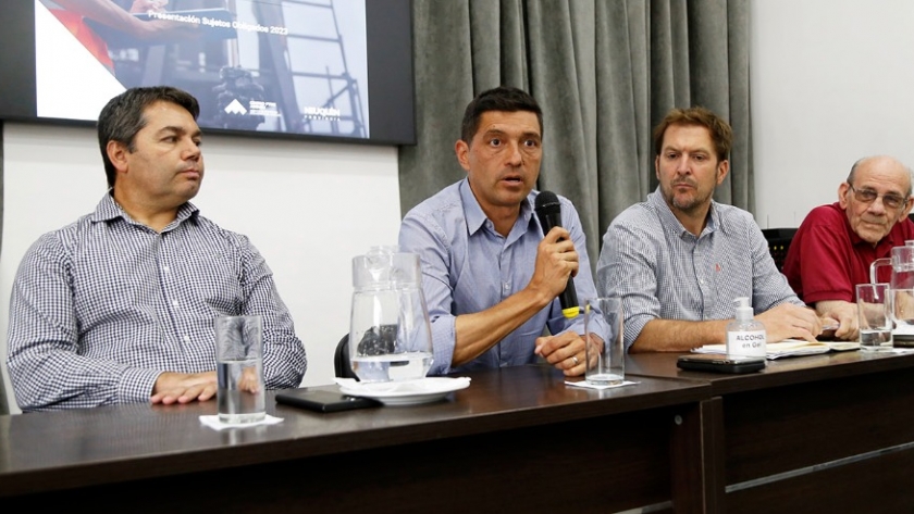 Koopmann confirmó que 1.200 pymes podrán estar incluidas en el Compre Neuquino
