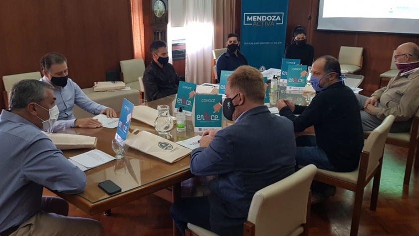 Mendoza Activa: nuevas reuniones con cámaras, asociaciones y empresarios para potenciar el programa Enlace