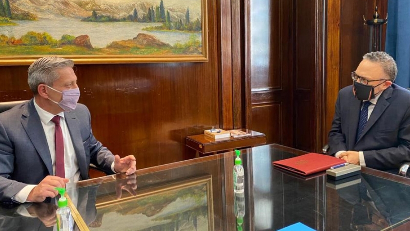 Arcioni firmó con Kulfas un acuerdo de financiamiento para pymes chubutenses por 400 millones de pesos