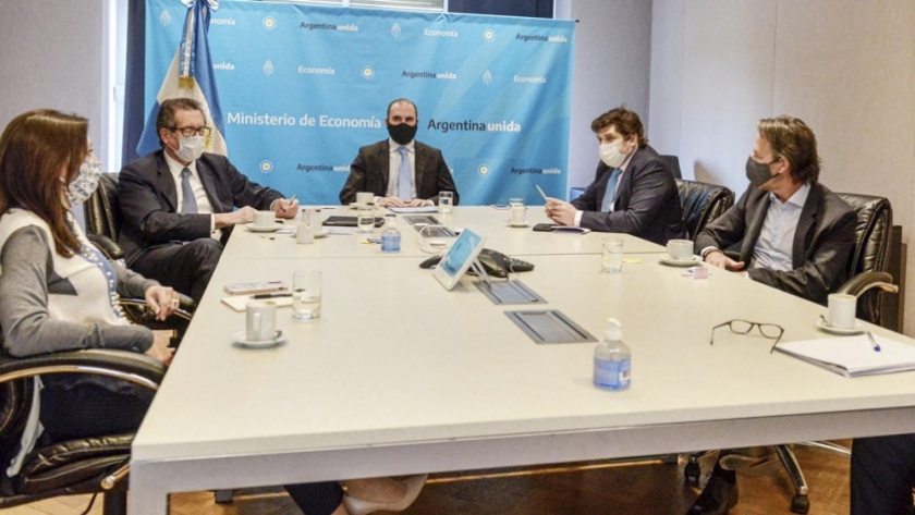 Guzmán recibió a la delegación del FMI para negociar un nuevo programa