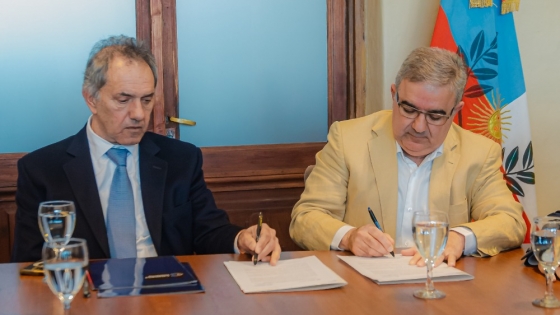 En la previa de la Fiesta del Poncho, Raúl y Scioli firmaron acuerdo para fortalecer el desarrollo turístico