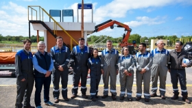 YPF reanuda el abastecimiento regional con barcazas en el Puerto de Barranqueras