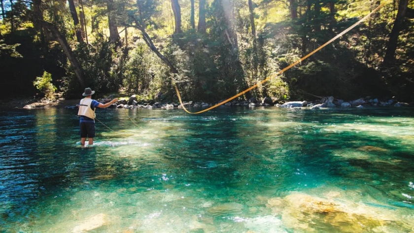 Pesca deportiva: Río Negro te invita a vivir una experiencia superadora a orillas del río Limay