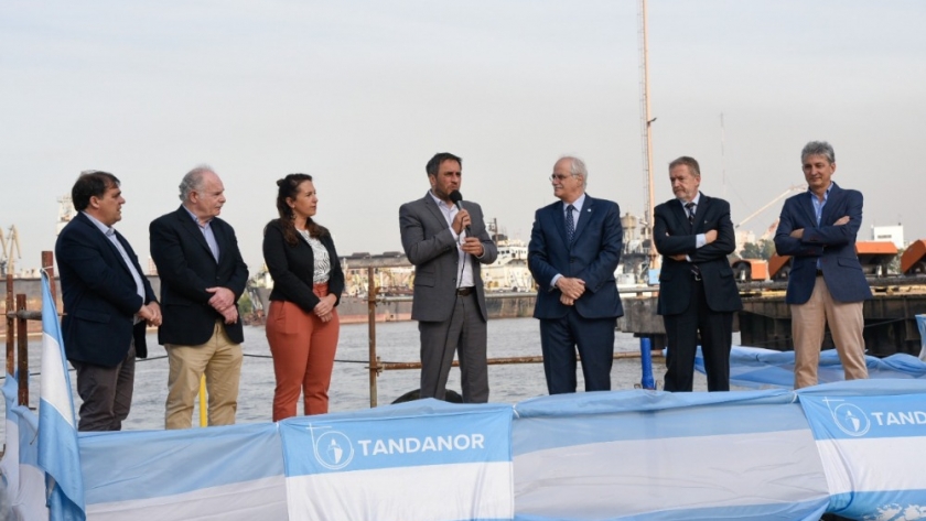 Cabandié y Taiana presentaron las embarcaciones que servirán para prevenir y detectar incendios en el Delta del Paraná