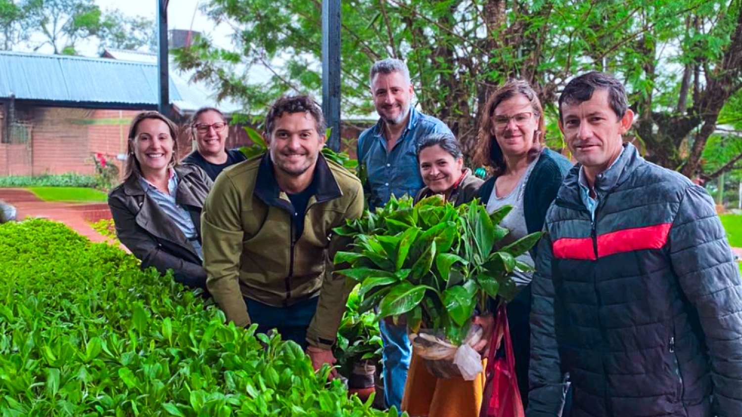 Misiones refuerza la producción rural con la entrega de plantines y créditos a tasa 0%