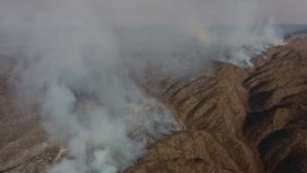 Continúa el trabajo para controlar el incendio en Quebrada de Cautana