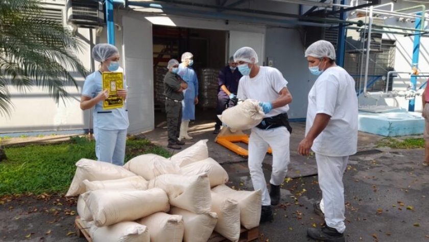 Se realizó la entrega de 1350 kilos de harina de algarroba a Nutrifor