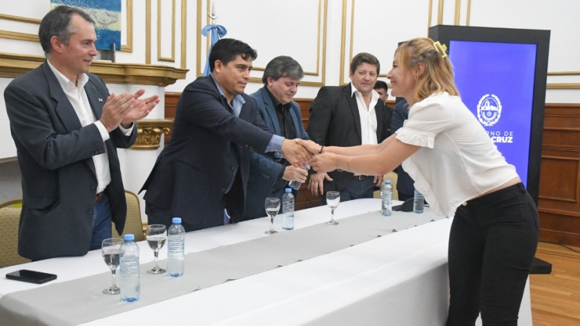 Vidal: “Reconstruir la educación pública, poner en marcha los establecimientos públicos educativos, es un trabajo de todos”