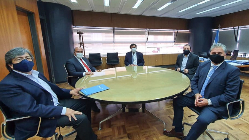 Manzur pidió a Moroni mayor cantidad de cupos para el Intercosecha