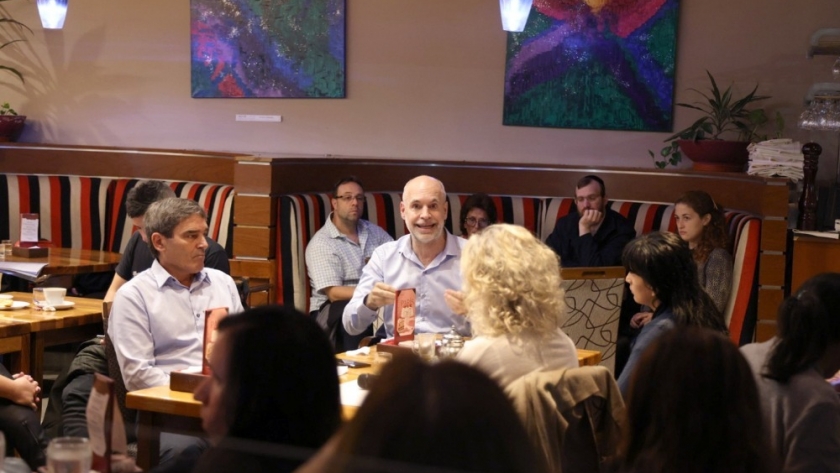 Rodríguez Larreta y Quirós dialogaron con vecinos del Abasto