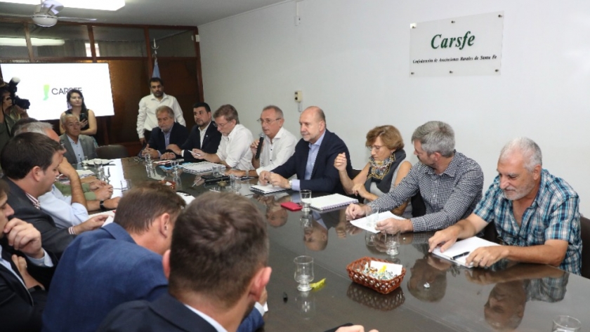 Nuevo encuentro de trabajo del gobierno provincial con entidades agropecuarias y legisladores nacionales de Santa Fe