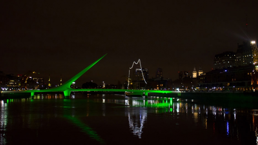 Por el Día Mundial del Ambiente se proyectarán mensajes sobre medianeras y se iluminarán monumentos de verde