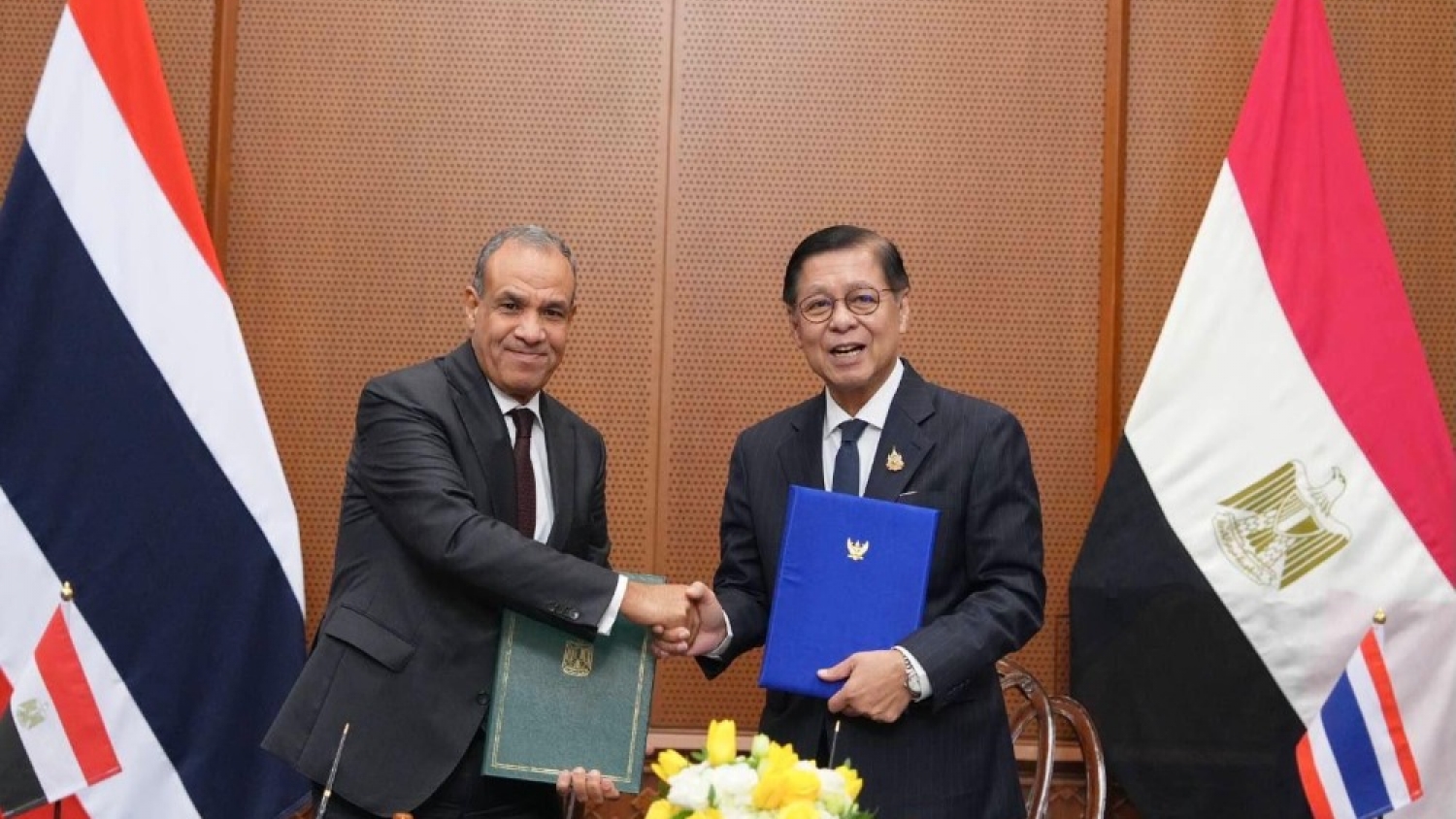 Egipto y Tailandia firman tres acuerdos y buscan duplicar su comercio