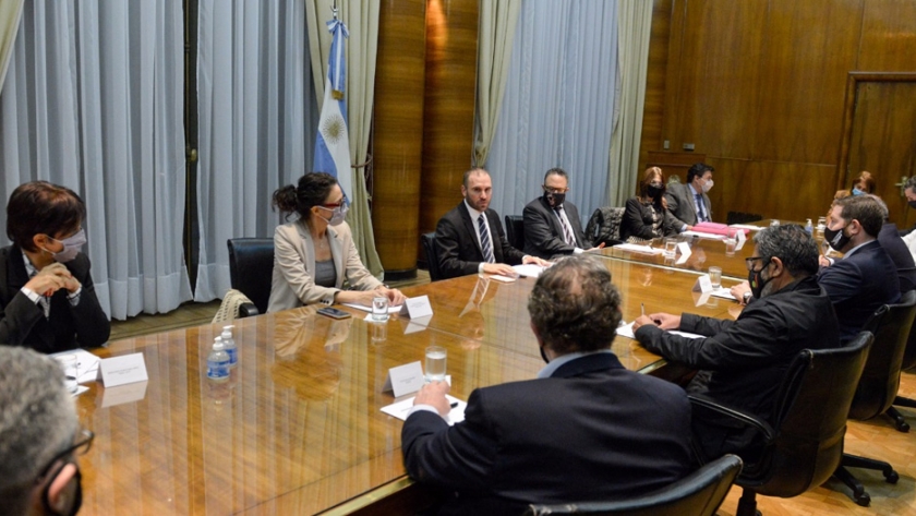 Guzmán anunció el envío al Congreso de dos proyectos para impulsar la Construcción y promover el crédito hipotecario