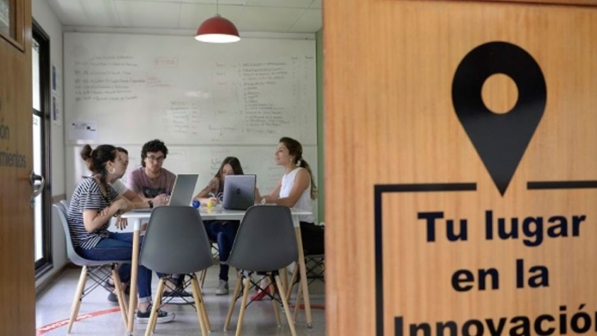 La Austral lanza una Licenciatura en Negocios Digitales