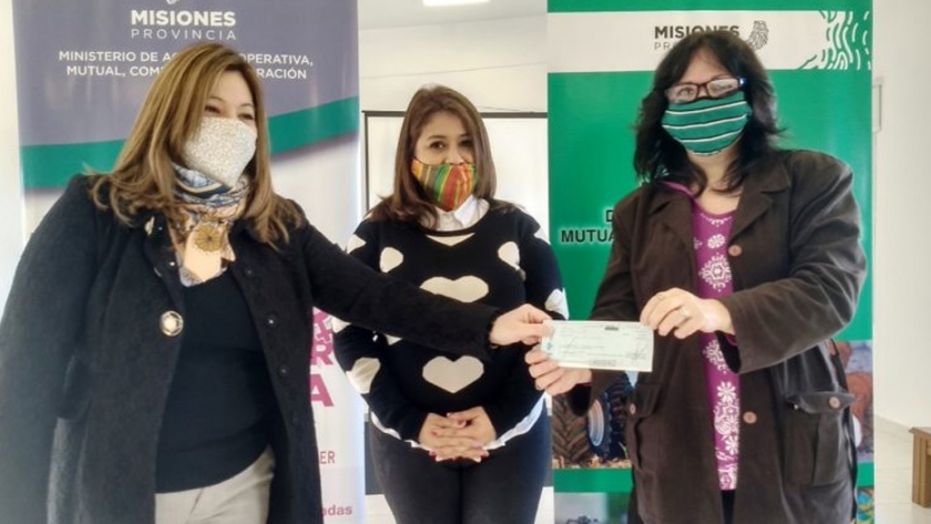 Emprendedoras misioneras recibieron aporte económico del Banco de la Mujer