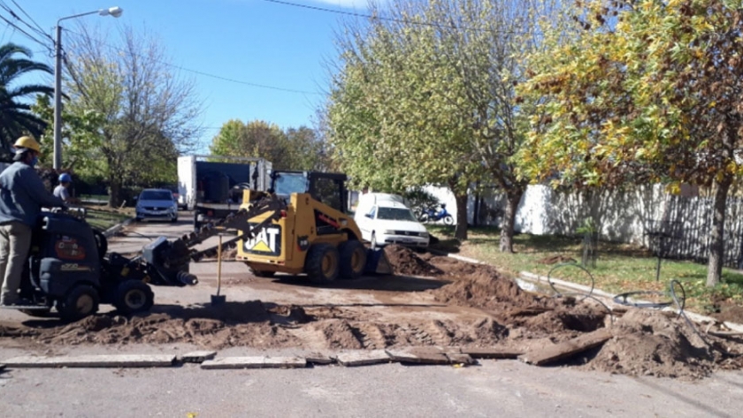 Recambian conexiones domiciliarias en Villa Santillán Oeste
