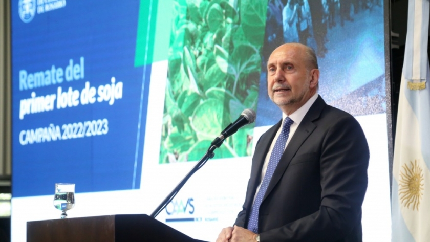 Perotti participó del remate del primer lote de soja en la Bolsa de Comercio de Rosario