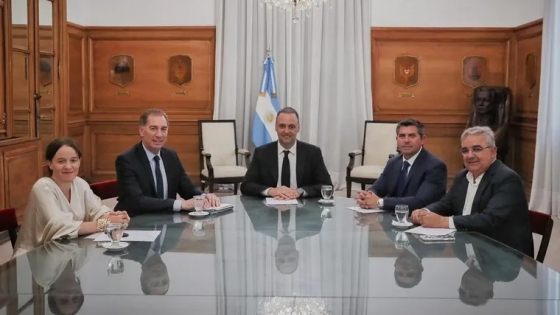 Santilli y Adorni avanzan con gobernadores en Presupuesto 2026 y reforma de la Ley de Glaciares