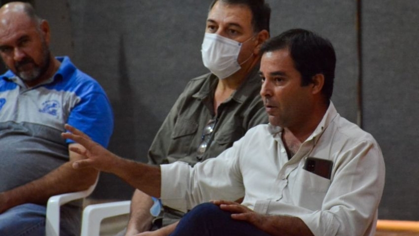 Emergencia agropecuaria: Lifton encabezó una reunión con pequeños y medianos productores