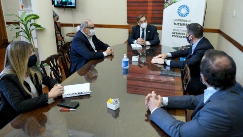 El Gobierno estrecha vínculos con Gasnor