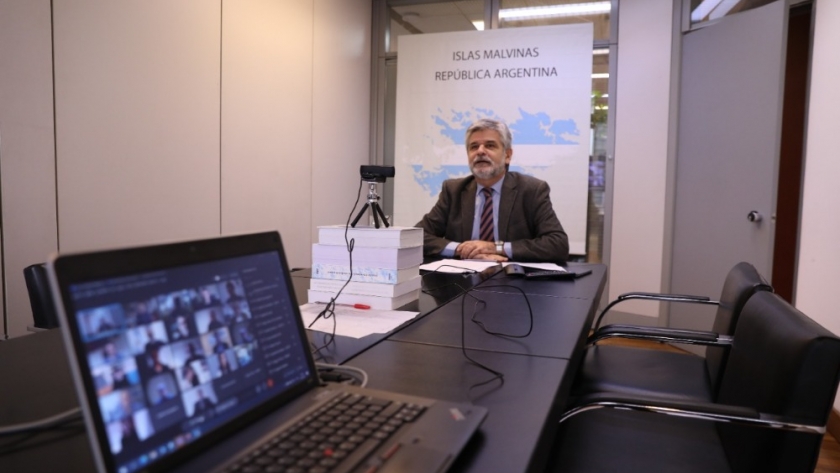 Fue presentado un programa de becas para estudiantes de las Malvinas