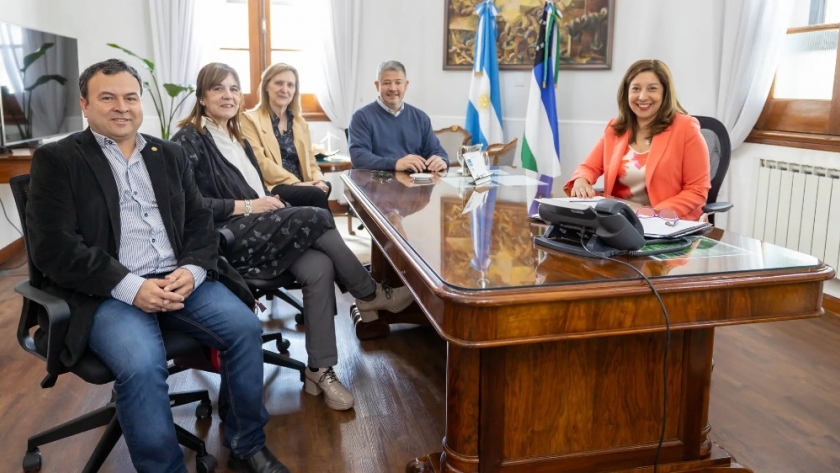 La Gobernadora Carreras recibió a autoridades de la Universidad Nacional del Comahue